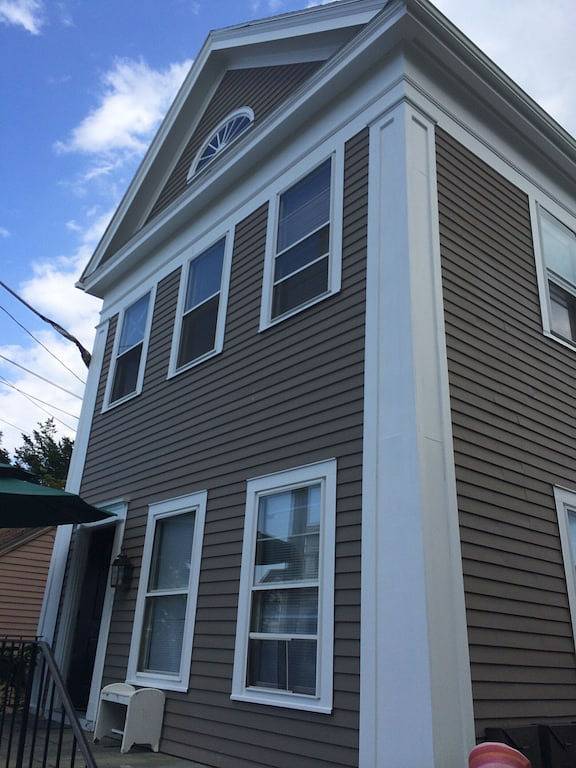 Ganze Wohnung, Renovierte 1 Br Wochenende 1 Block vom Mystic River in der historischen Innenstadt! in Mystic, Connecticut