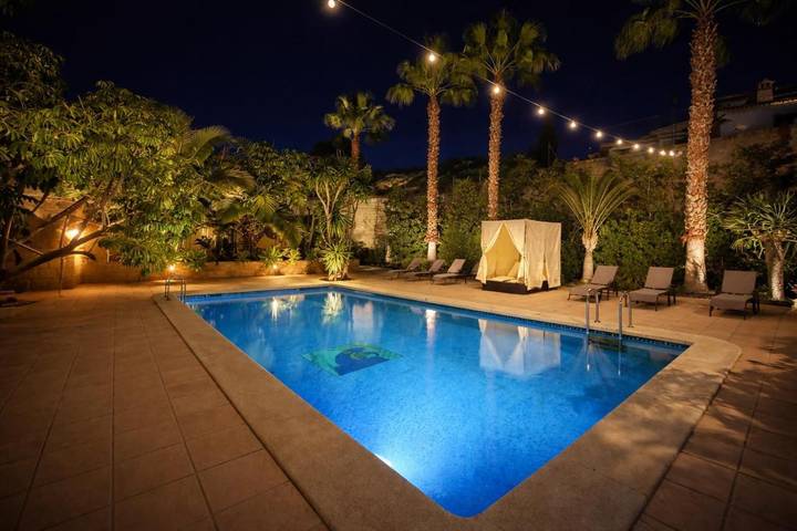 Casa rural para 18 personas, con Terraza además de Jardín y Piscina en Elche - 2