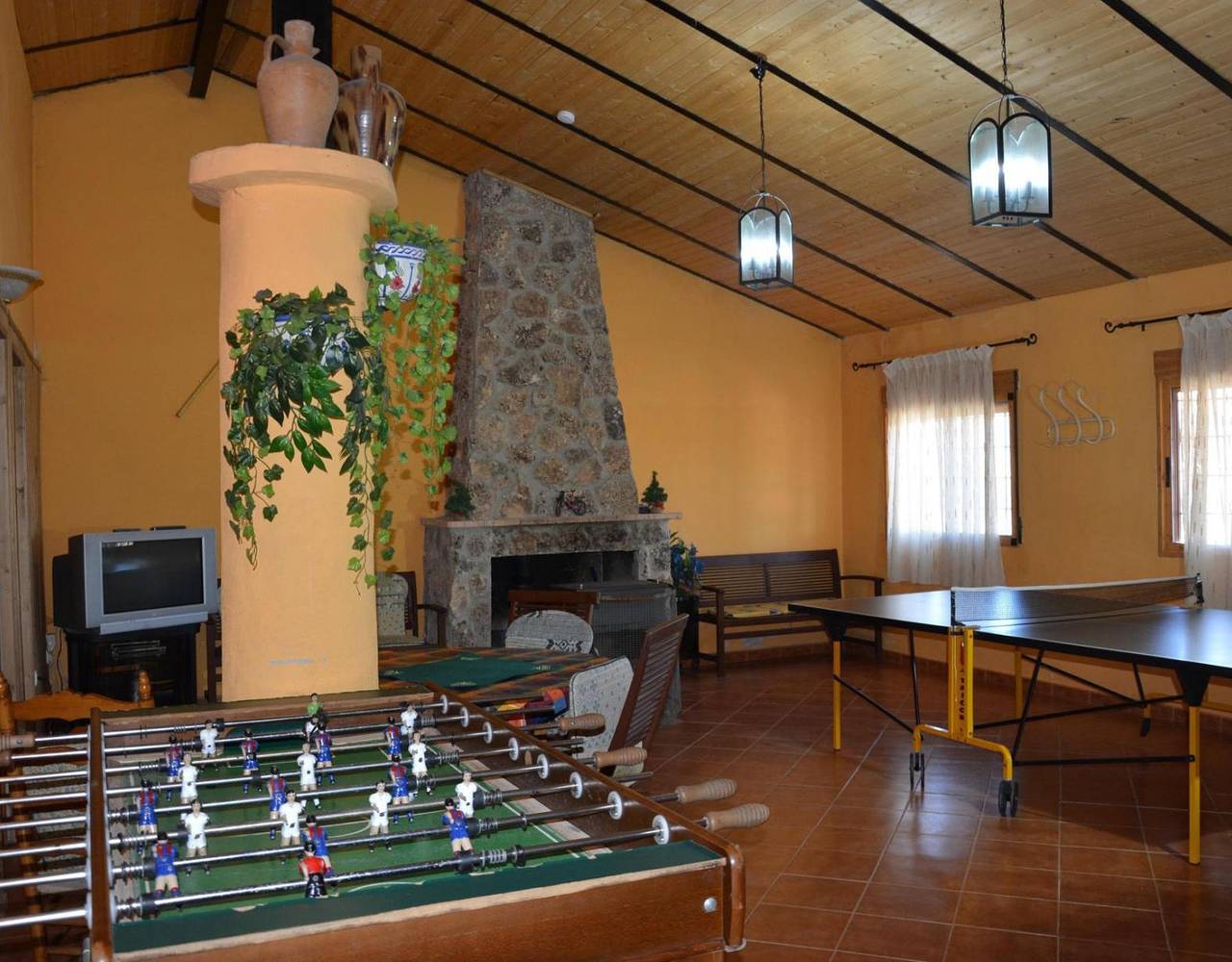 Casa di campagna 'Las Nogueras De Camporrobles' con vista sulle montagne, terrazza privata e Wi-Fi in Camporrobles, Provincia di Valencia