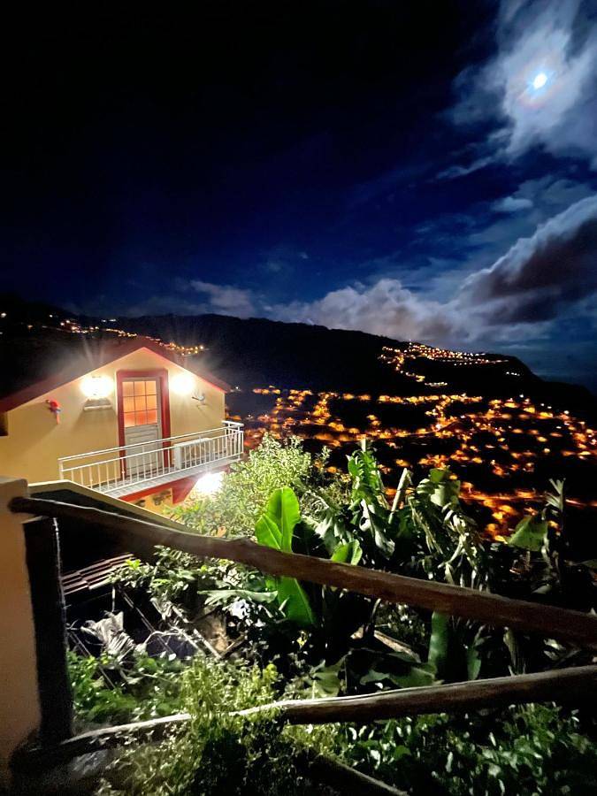 Location de vacances pour 3 personnes, avec vue et jardin dans Campanário