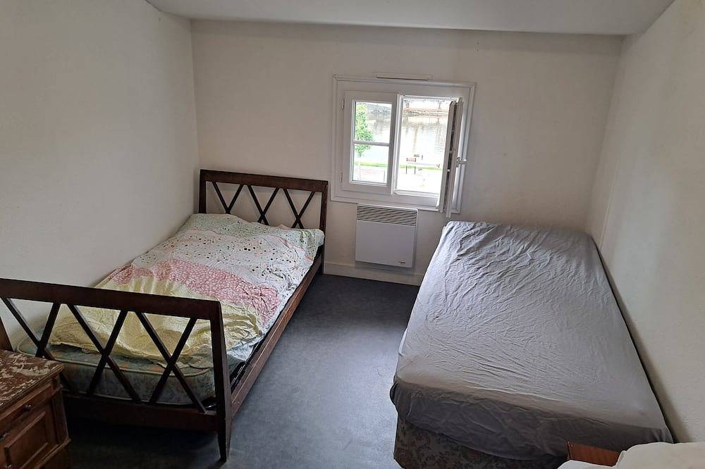 Entire apartment, Duplex with panoramic view of Saintes in Saintes, Saintes region