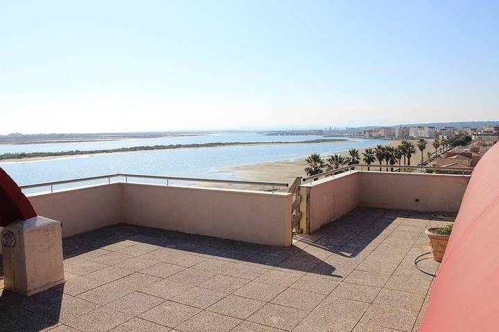 Gîte pour 6 personnes, avec terrasse et piscine dans Plage du Grazel - 4