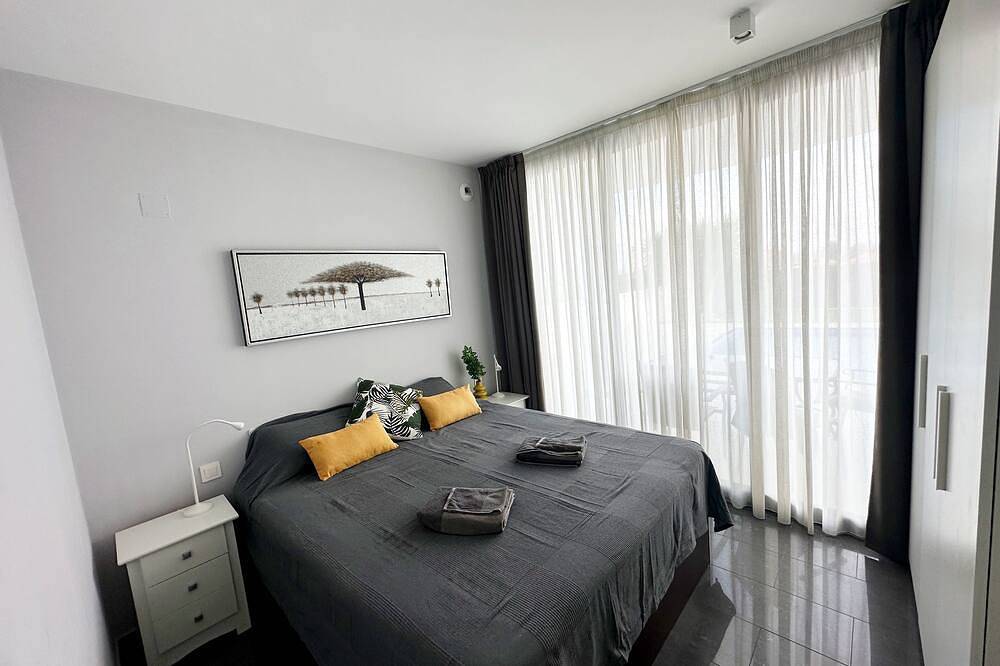 Luxuary Villa with large outdoor area and swimming pool and children's play area in San Fulgencio, Costa Blanca