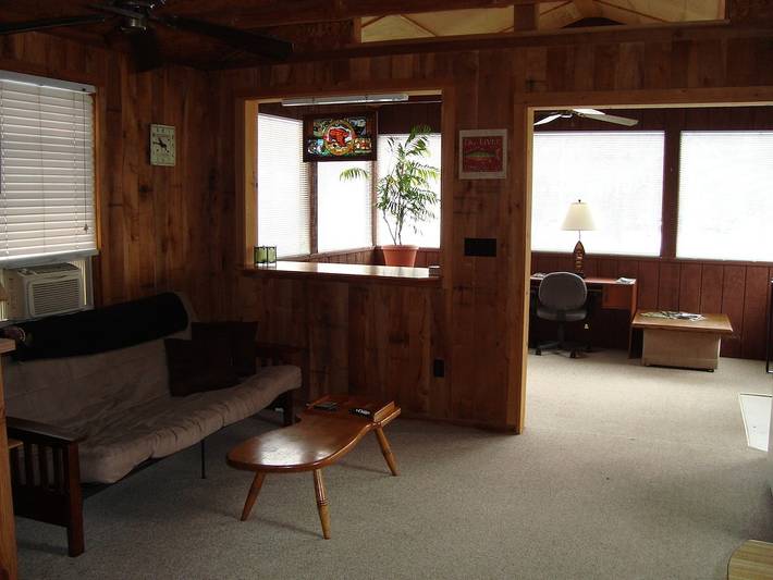 Log cabin for 2 people, with terrace and hot tub as well as yard in Seneca Rocks