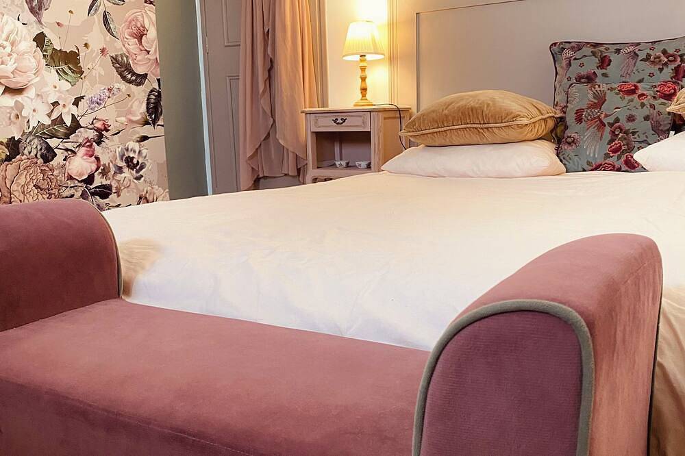 Mas Belvega guest house in La Baume-de-Transit, Nyons region