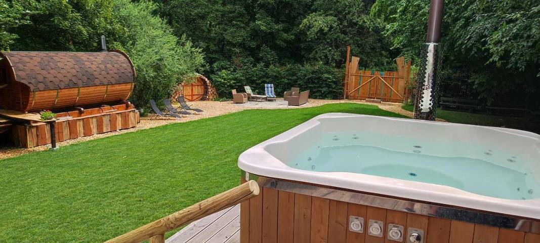 Zelt für 5 Personen, mit Whirlpool und Terrasse sowie Garten und Pool in Nordrhein-Westfalen