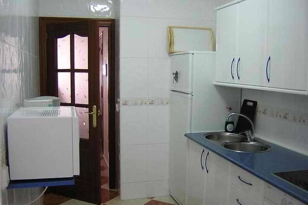 Appartamento intero, Lovely apartment 300 meters from the beach, modern, with 3 bedrooms, swimming pool  in Islantilla, Lepe