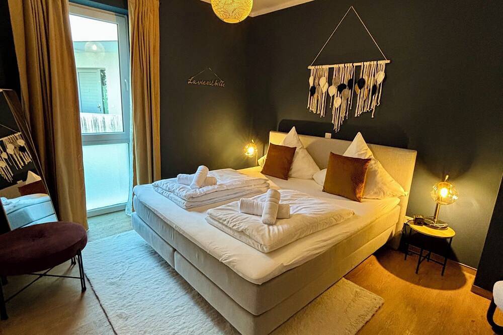 Ganze Wohnung, Klinik & Kurpark Parkplatz Barrierefreies Apartment Boxspringbett in Bad Oeynhausen, Kreis Minden-Lübbecke