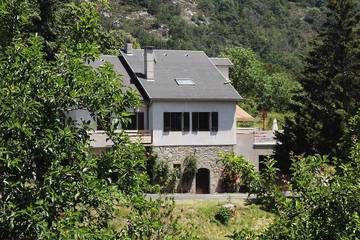 Location de vacances pour 10 personnes, avec jardin et balcon à Dourbies