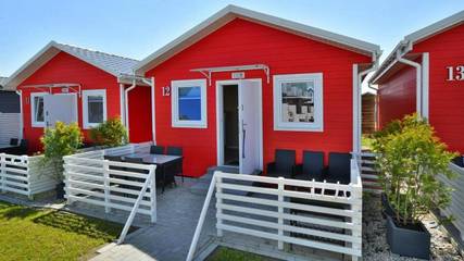 Ferienhaus für 4 Personen, mit Pool und Garten, mit Haustier in Sarbinowo