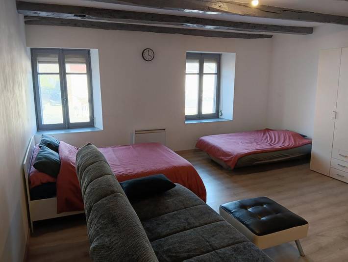 Gîte pour 3 personnes, avec vue et jardin à Neuilly-l'Évêque - 2