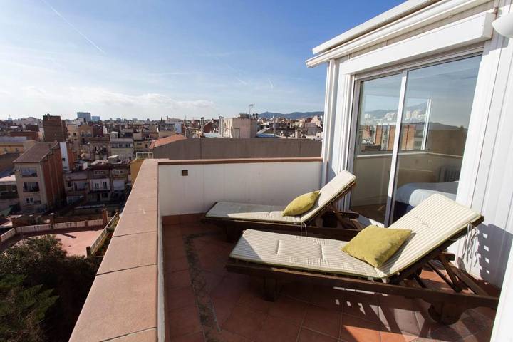 Apartamento de vacaciones para 3 personas, con Balcón además de Terraza y Vistas en Gracia