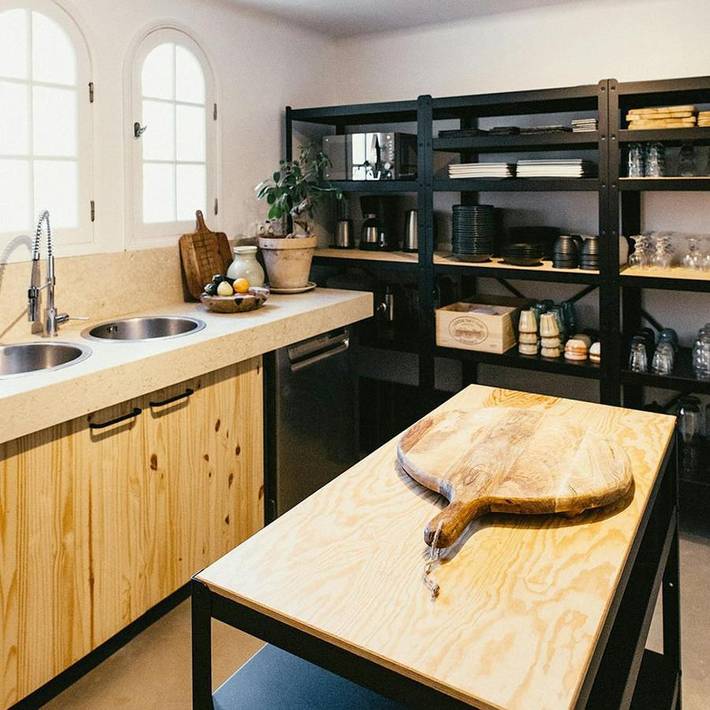 Location de vacances pour 12 personnes, avec balcon ainsi que jardin et piscine à Cornillon-Confoux - 2