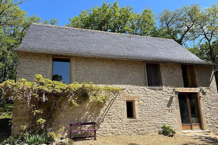 Gîte pour 4 personnes, animaux acceptés à Loze