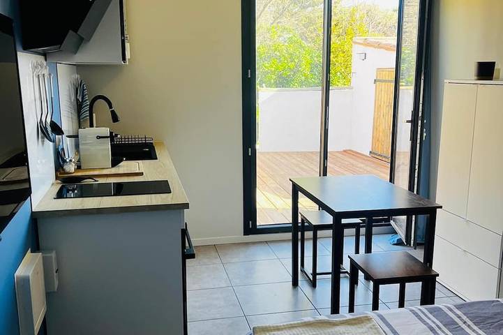 Gîte pour 2 personnes, avec terrasse dans Carro - 3