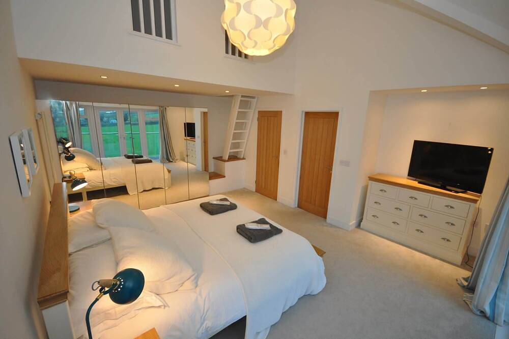 Seascape Croyde with private Hot Tub, Croyde Beach in Croyde, Devon