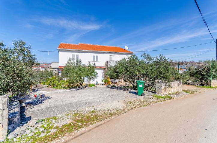 Apartament wakacyjny dla 3 osób, z balkon, zwierzęta dozwolone w Slatine