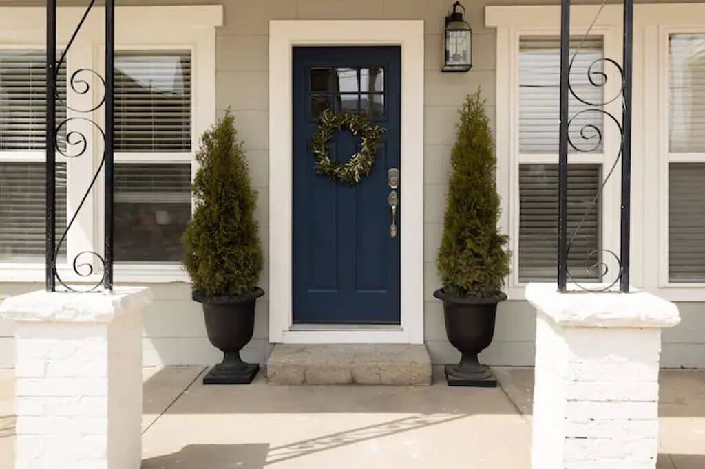 3 King Beds+ Walk the Street Car + Balcony in Kansas City, Missouri