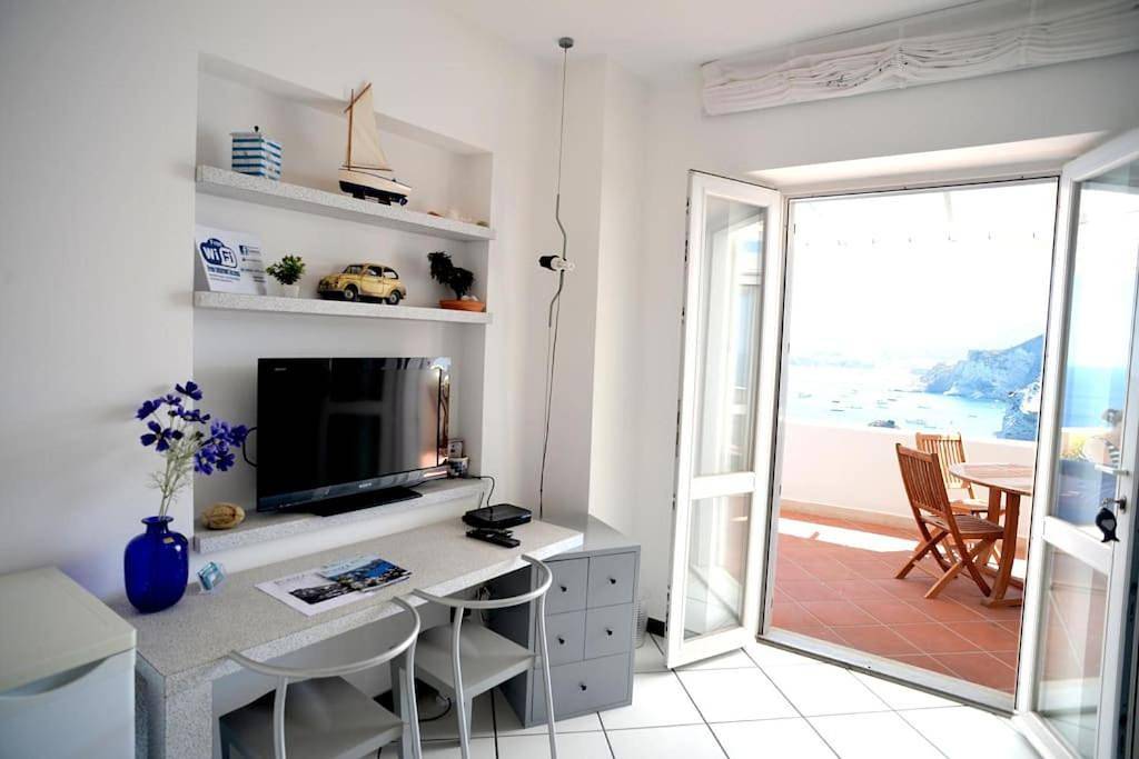 Villa Cala Inferno in Ponza, Lazio