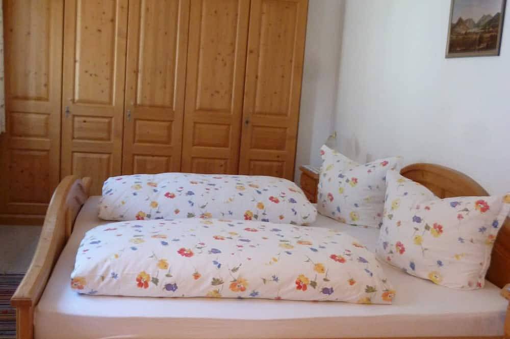 Ganze Wohnung, Ferienwohnung 2 - Ferienwohnungen Weitl, Haus St. Michael in Schliersee, Bayerische Alpen