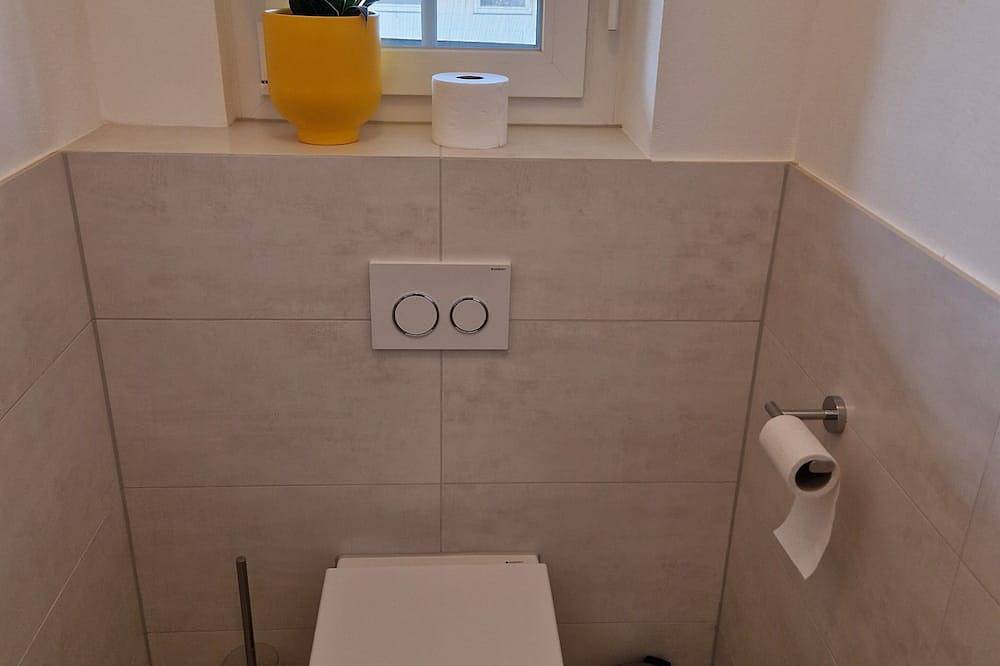 Ganze Wohnung, Ferienwohnung Fewo1 über zwei Etagen (Dg & Og) mit Balkon im Außenbereich in Riegel, Kaiserstuhl