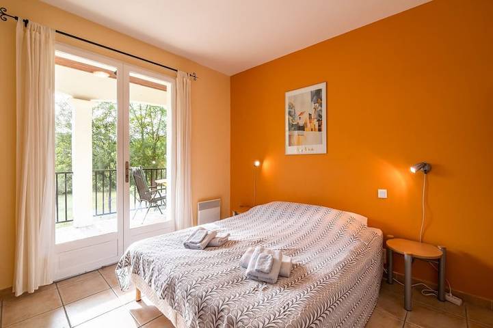 Location de vacances pour 6 personnes, avec terrasse et jacuzzi ainsi que jardin et piscine à Félines-Minervois - 2