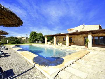 Finca für 3 Personen, mit Terrasse und Ausblick sowie Garten und Pool, kinderfreundlich in Petra (Mallorca)