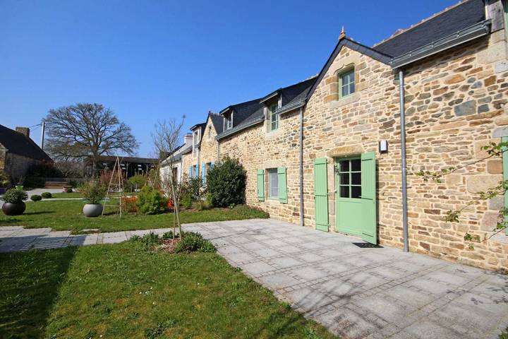 Gîte pour 20 personnes, avec Terrasse et Jardin à Guidel