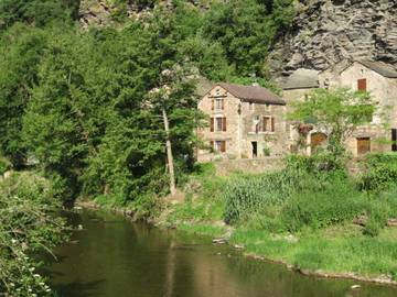 Gîte pour 5 personnes, avec terrasse dans le Tarn