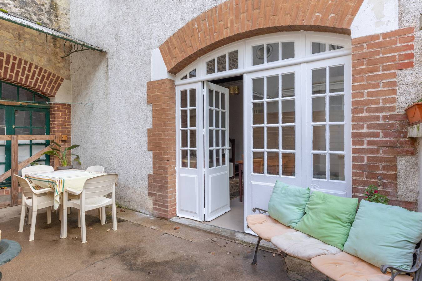 Maison de vacances « La Maison Blanche » avec terrasse privée et Wi-Fi in Nazelles-Négron, Région de Tours