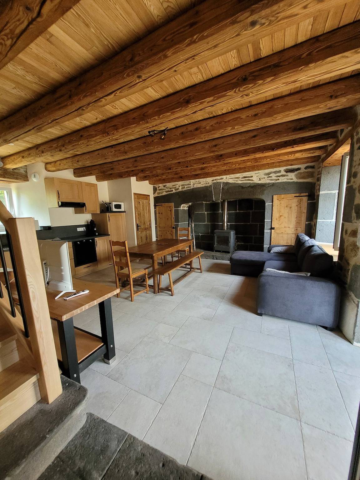 Ferienhaus 'Maison À La Campagne 4 À 9 Personne' mit privatem Garten & Klimaanlage in Alleuze, Region Saint-Flour
