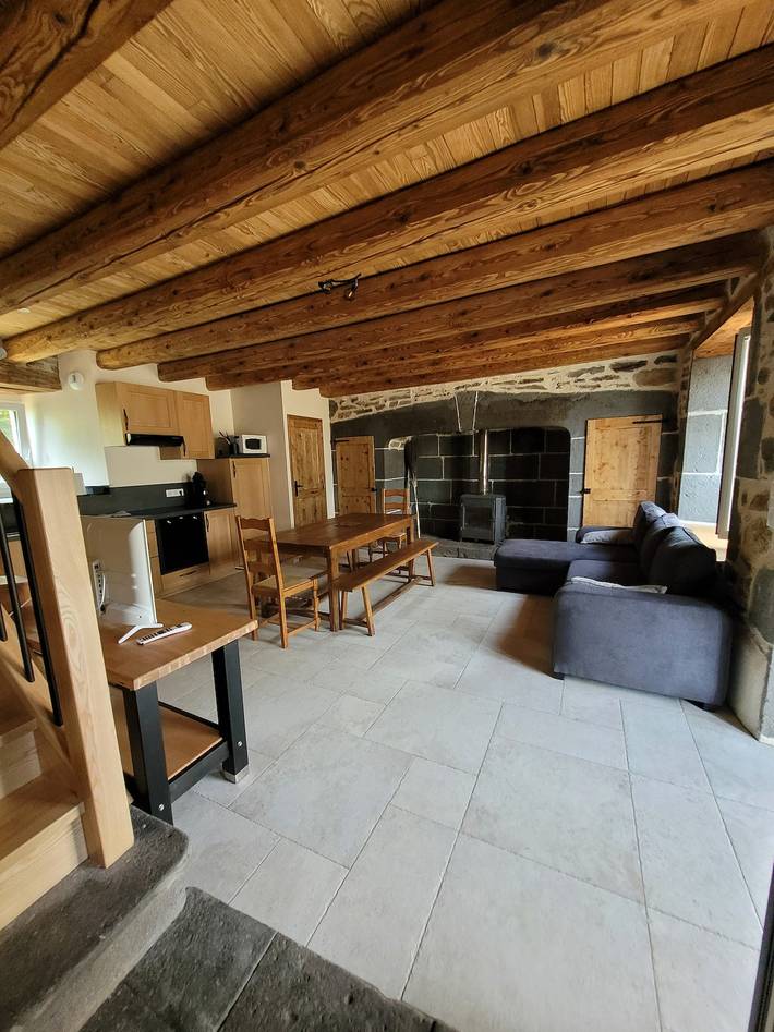 Ferienhaus 'Maison À La Campagne 4 À 9 Personne' mit privatem Garten & Klimaanlage in Alleuze, Region Saint-Flour