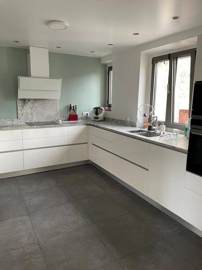 Maison de famille à Chatou - 20 mins Rer Paris - Jusqu'à 7 personnes in Chatou, Yvelines