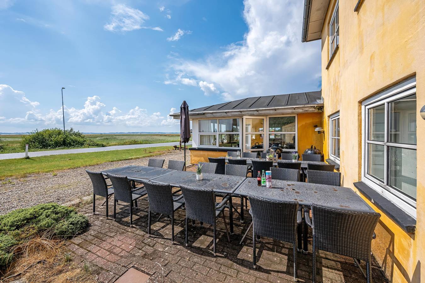 40-person holiday home, with large pool area and panoramic views of the Limfjord. in Thyholm, Oddesund