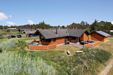 Ferienhaus für 8 Personen, mit Terrasse und Sauna sowie Whirlpool in Kjul Strand