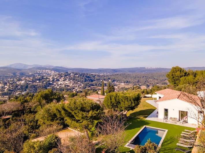 Location de vacances pour 11 personnes, avec piscine ainsi que vue et jardin, animaux acceptés dans Plage De L Anse De L Arene - 2