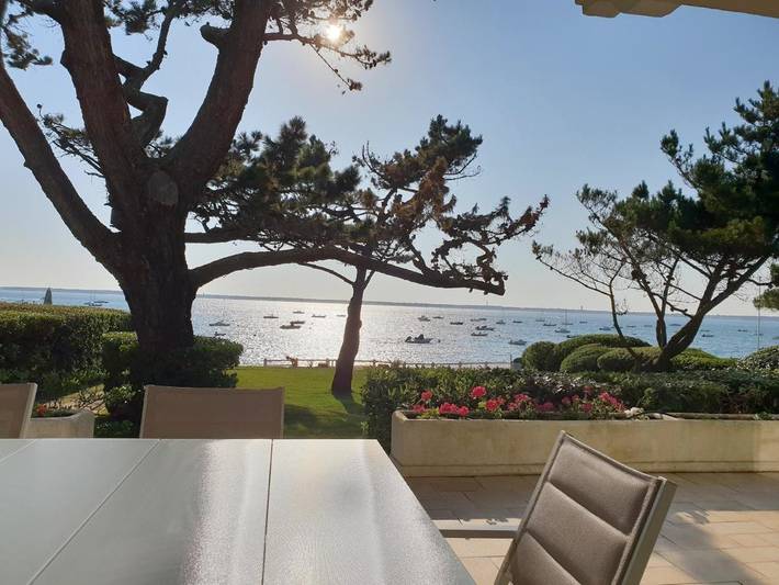 Location de vacances pour 12 personnes, avec Balcon et Terrasse ainsi que Jardin et Vue dans Pyla-sur-Mer