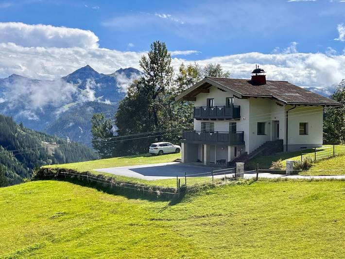 Ferienwohnung für 5 Personen, mit Balkon und Garten in Filzmoos