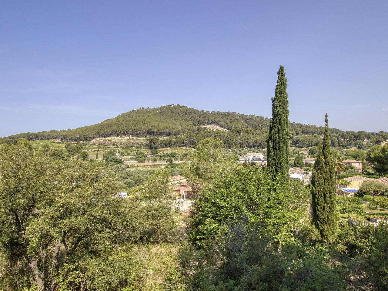 La Familiale - La Familiale 111.1 in Saint-Cyr-sur-Mer, Côte méditerranéenne (France)