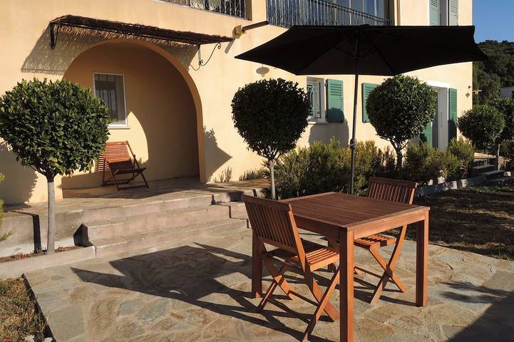 Gîte pour 3 personnes, avec piscine ainsi que terrasse et jardin à Santa-Maria-di-Lota - 4