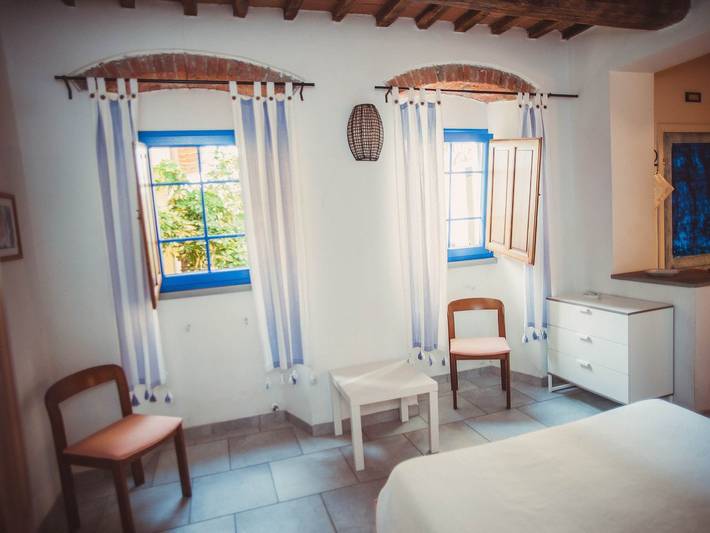 Ganze Wohnung, Studio 'Seventh Heaven5' mit Gemeinschaftspool in Massa, Italienische Riviera