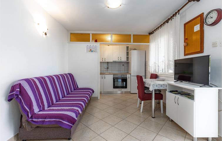 Apartment am Meer mit Terrasse, WLAN und Parkplatz in der Nähe von Klenovica in Klenovica, Primorje-Gorski Kotar