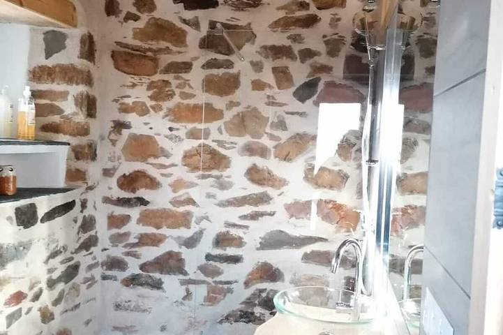 La Maravilla Legalizada in Folgoso de la Ribera, Cordillera Cantábrica
