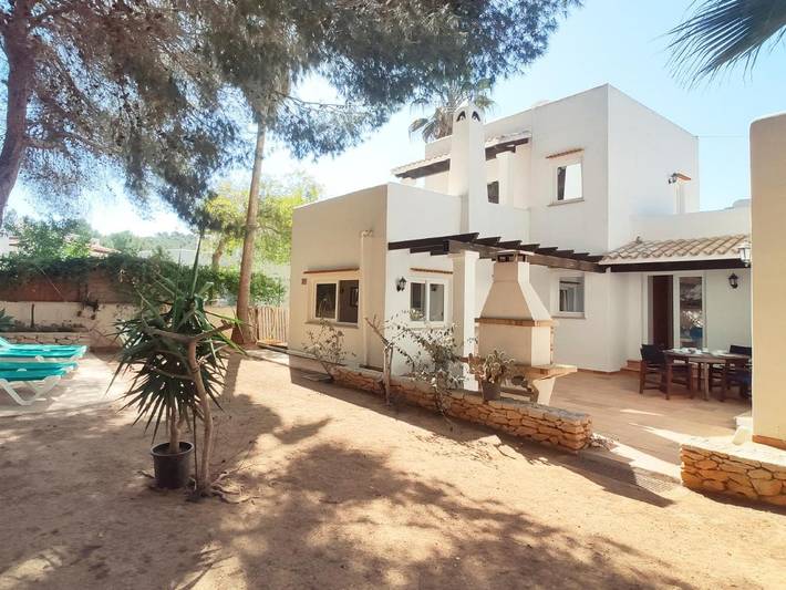 Casa rural para 6 personas, con jardín en Ibiza