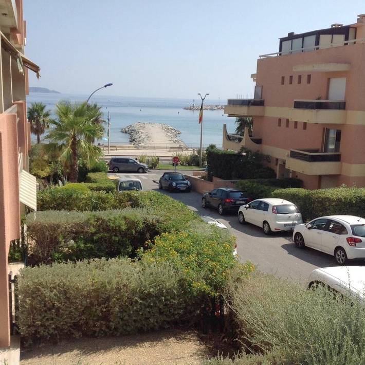 Gîte pour 4 personnes, avec vue et balcon dans Plage Des Tamaris Cavalaire Sur Mer