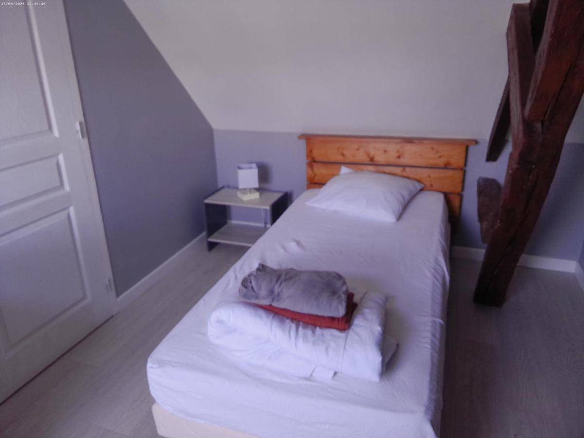 Two-Bedroom House in Saigneville, Région d'Abbeville