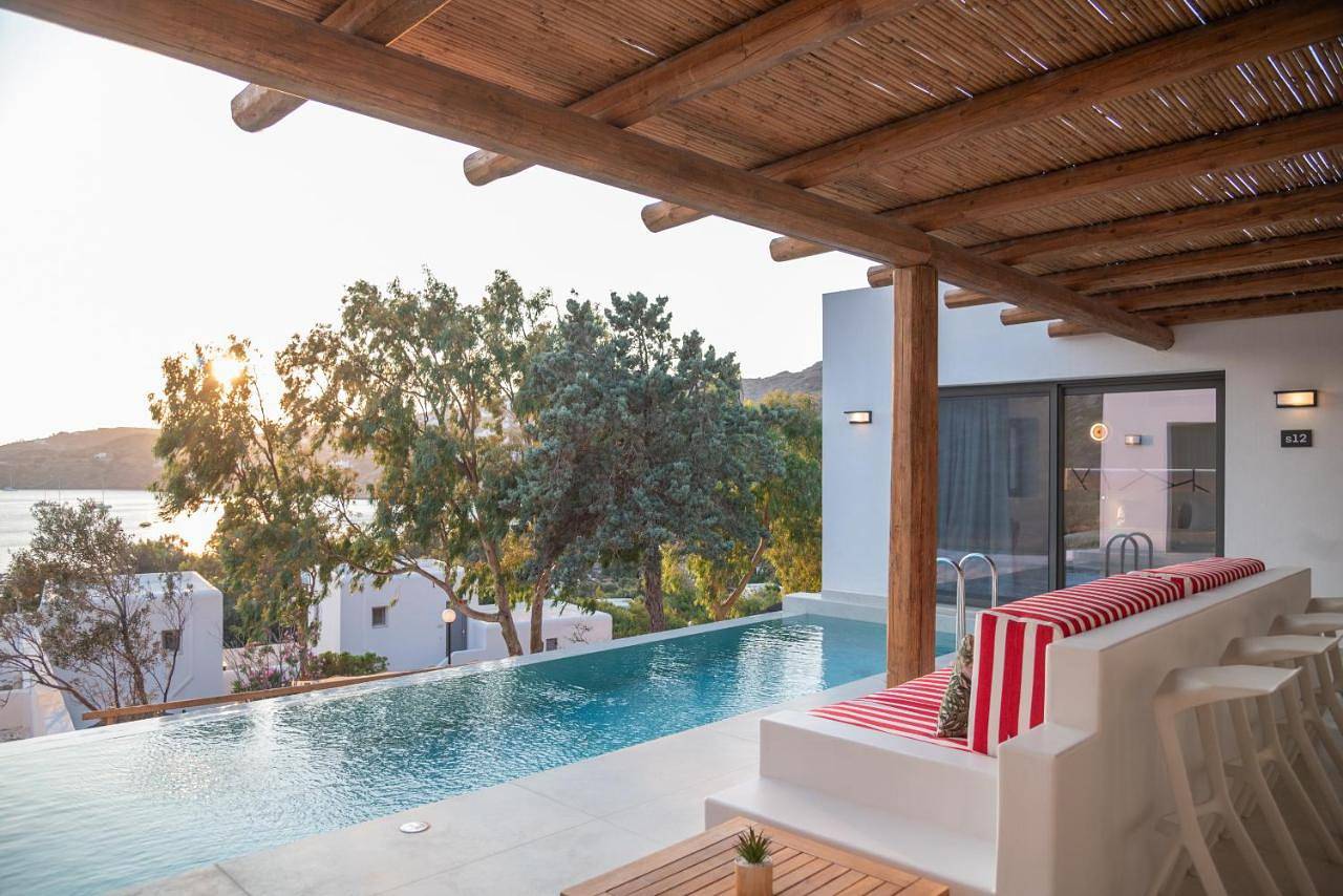 Farout Beachclub - Rooms & Camping in Mylopotas, Ios