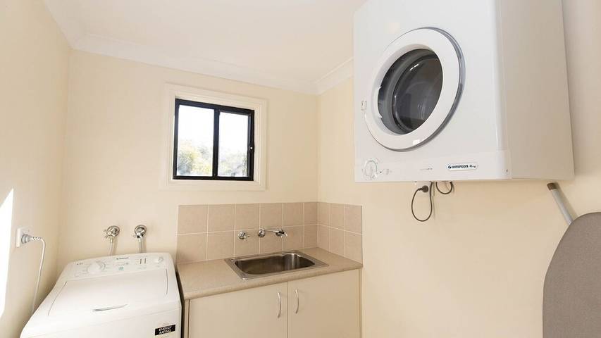 Holiday home for 20 people, with balcony in Jindabyne