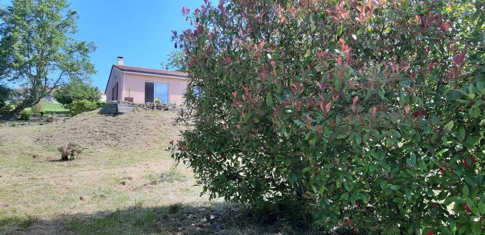 Location de vacances pour 4 personnes, avec vue et terrasse à Notre-Dame-de-Sanilhac - 3