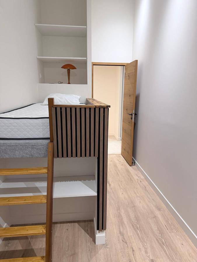 Gîte pour 4 personnes, avec terrasse à Neuville-sur-Saône - 2